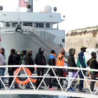 Vācijas valdība apstiprina stingrākus noteikumus migrantu deportēšanai