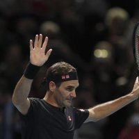 Federers izcīna pirmo uzvaru ATP finālturnīrā