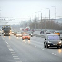 Большая авария на Островном мосту; движение в центр Риги ограничено
