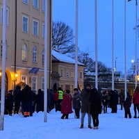 Reportāža: Aktīvisti Rīgā protestē pret Covid-19 ierobežojumiem (plkst.17.33)