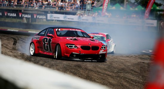 Sestdien Biķerniekos 'Formula Drift' zvaigznes pret Eiropas tituliem