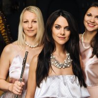 Elīna Šimkus un 'Trio Angelicus' Dzintaru koncertzāles Ziemassvētku festivālā