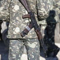 Ukrainas austrumos krituši trīs karavīri