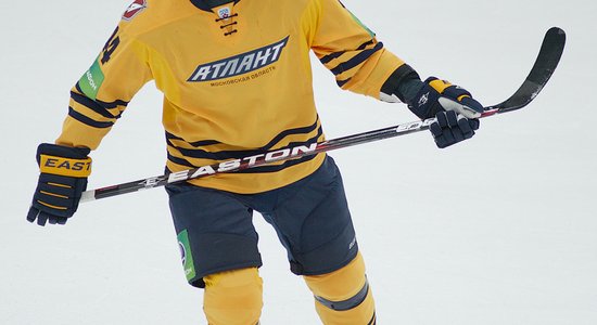 Ozoliņš nepalīdz 'Atlant' vienībai tikt pie panākuma KHL mačā
