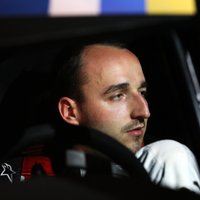 Kubica ir regulārs 'Mercedes' F-1 komandas viesis
