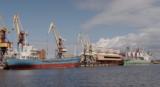 No Ventspils uz Nigēriju izvesta sankcijām pakļauto minerālmēslojumu krava
