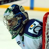 Голкипер сборной Латвии — лучший на финише чемпионата КХЛ
