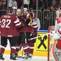 Latvijas hokeja izlase ar vēsturisku uzvaru sāk pasaules čempionātu