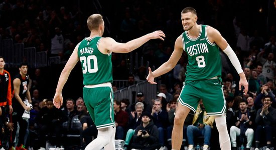 Porziņģis kļūst par vienu no "Celtics" varoņiem uzvarā pār intrigu sagādājušo Detroitu