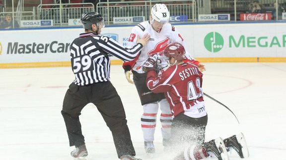 Hokejs, KHL spēle: Rīgas Dinamo - Avangard - 11