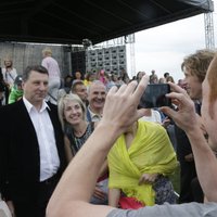 Foto: Vējonis apmeklē 'Prāta vētra' koncertu Jelgavā