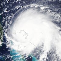 Bahamas plosa novērojumu vēsturē spēcīgākā viesuļvētra