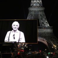 Foto: Parīzē notikuši vairāki franču estrādes leģendai Aznavūram veltīti piemiņas pasākumi
