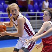 Latvijas U-18 basketbolistes nosargā pārsvaru un EČ grupu turnīru noslēdz ar uzvaru