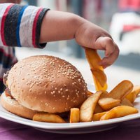 Kartupeļi frī – mazuļu iecienītākais ēdiens, atklāj ASV veikts pētījums