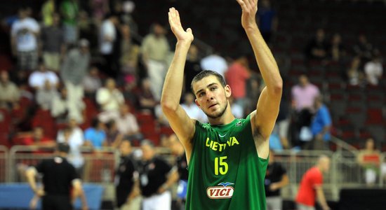 Lietuvas U-19 izlases basketbolisti pirmie iekļūst PČ pusfinālā