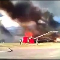 Video: Peru aizdegas lidmašīna ar 141 cilvēku