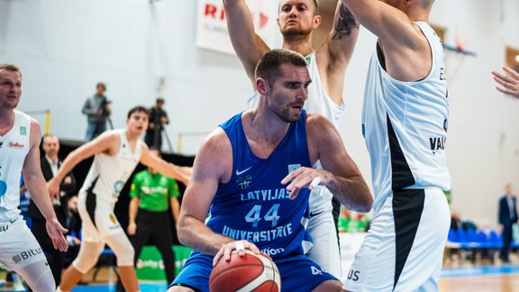 Latvijas Universitāte, basketbols, Arnolds Helmanis