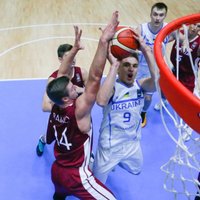 Latvijas U-20 izlases basketbolisti izsēj 23 punktu pārsvaru un zaudē Ukrainai