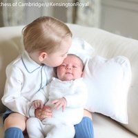 Опубликованы первые фото дочери принца Уильяма