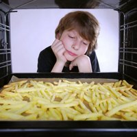 Белевич: самая "зеленая" страна в мире кормит детей дерьмом