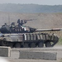 Pie Mariupoles kaujinieku tanki nepārtraukti šauj, pārkāpjot 'klusuma' režīmu
