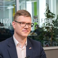 'Delfi TV ar Jāni Domburu': Ķirsis par 'Vienotības' dzīvotspēju, veciem viepļiem un Rīgas kaķiem