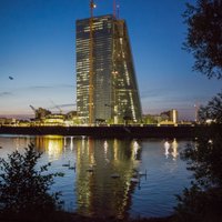 ФОТО, ВИДЕО: Европейский центробанк с опозданием переезжает в новый небоскреб