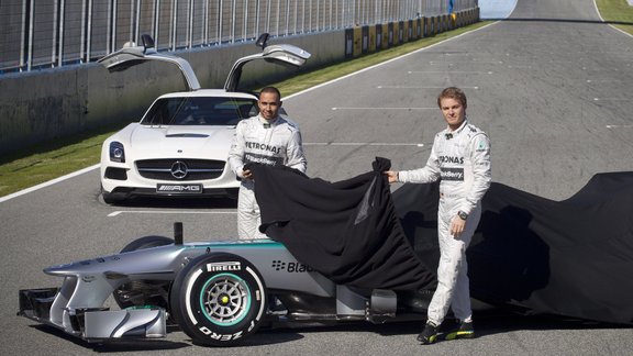 Mercedes F1 W04 prezentācija  - 3