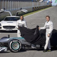 'Mercedes' F-1 komanda parāda savu šāgada formulu