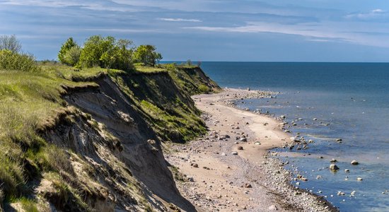 Foto: Cilvēku neskartais Strantes – Ulmales stāvkrasts Pāvilostā