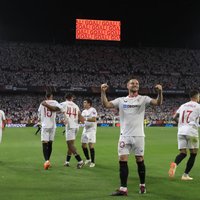 'Sevilla' izmanto Mančestras 'United' dāvanas un iekļūst Eiropas līgas pusfinālā