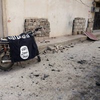ASV koalīcijas uzlidojumā Sīrijā iznīcinātas 168 'Daesh' naftas autocisternas