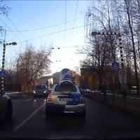 Video: 'Toyota' bīstamie manevri Rīgas ielās