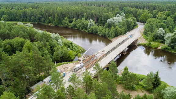 Tiltam pār Gauju Strenčos uzbūvēti jauni dzelzsbetona laidumi - 6