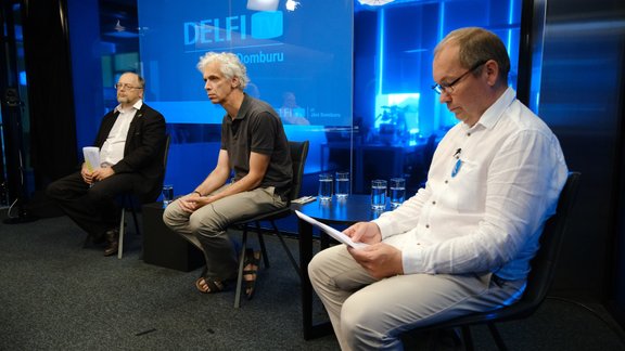 'Delfi TV ar Jāni Domburu' diskusija 'Vakcinācija pret Covid-19: kā veicināt, kam pieprasīt?'