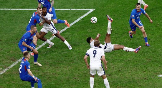 ВИДЕО. ЕВРО: После 90-й минуты Беллингем ударом через себя спас Англию, а Кейн забил победный гол  