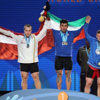 Svarcēlājs Plēsnieks izcīna sudraba medaļu pasaules čempionātā