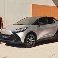 Jaunais 'Toyota C-HR' apvidnieks arī uzlādējamā hibrīda versijā