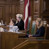 Piektdien pieņemti IIN grozījumi, Saeima budžeta debates turpinās pirmdien. Teksta tiešraides arhīvs.