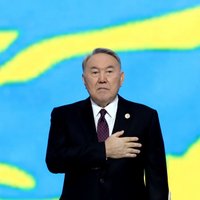 Назарбаев впервые с начала протестов появился на публике, сказал, что отдыхает в столице Казахстана