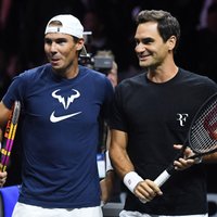 Leģendārais Federers savu pēdējo maču karjerā aizvadīs duetā ar Nadalu
