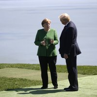 Меркель улетела на саммит G20 обычным рейсом и отменила встречи с Трампом и Си