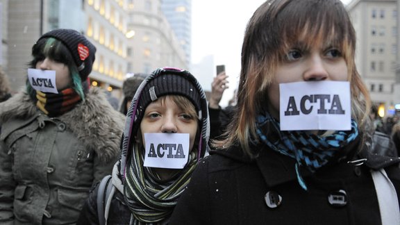 Polijā protestē pret interneta cenzūru - 1