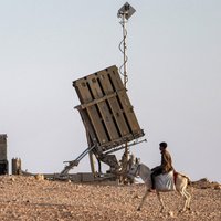 Иран запустил по Израилю более 300 дронов и ракет. Почти все удалось сбить: как работает ПВО Израиля?