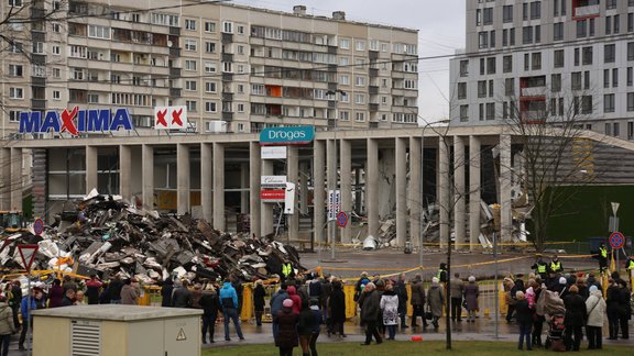 Veikalā Maxima Zolitūdē iegruvuši griesti - 517