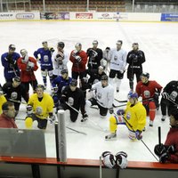 Latvijas hokeja izlase dalību pārbaudes turnīrā Francijā turpina ar maču pret mājiniekiem