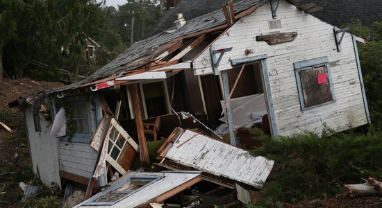 Foto: ASV Oregonas štatā divi spēcīgi tornado izposta ēkas un nolauž kokus