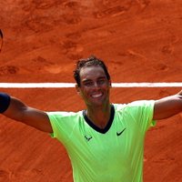 'French Open': Nadals zaudē pirmo setu, bet sasniedz 14. pusfinālu karjerā