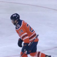 Video: Jaks gūst karjerā pirmos vārtus AHL